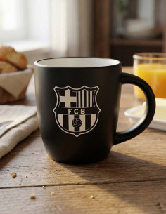 FC Barcelona Taza negra de porcelana con relieve