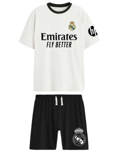 Pijama oficial del Real Madrid de manga corta y pantalón negro para adulto puesto de frente 2